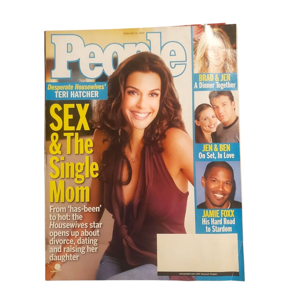 People Magazine  Feb 14 2005 Teri Hatcher Brad and Jen Jen and Ben Jamie Foxx